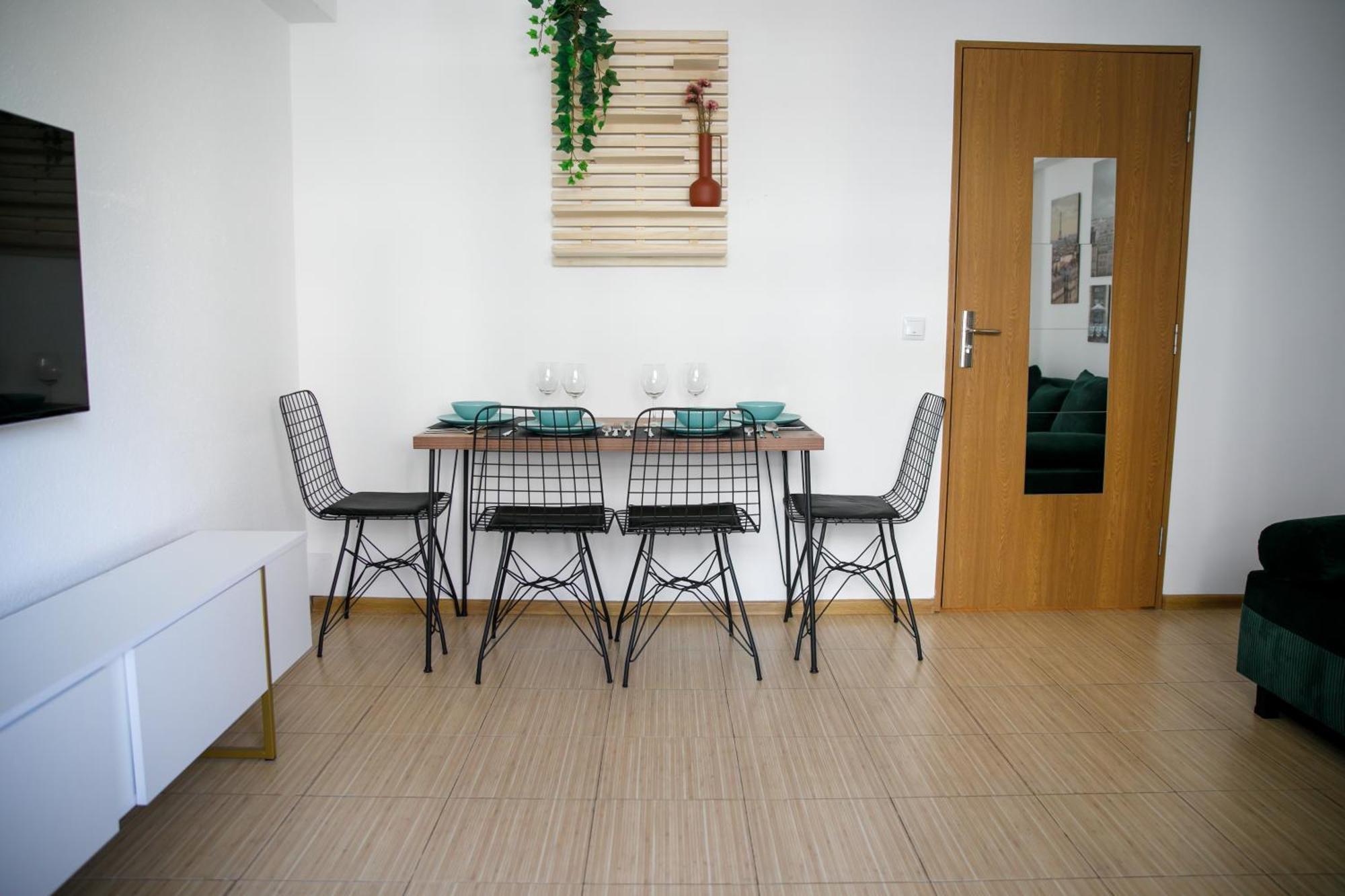 Color Apartments Corneliu Coposu No3 بوخارست المظهر الخارجي الصورة
