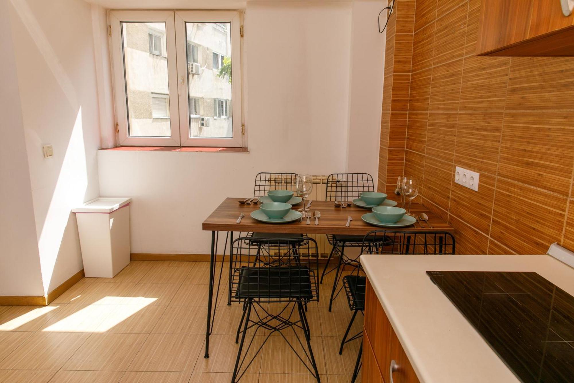 Color Apartments Corneliu Coposu No3 بوخارست المظهر الخارجي الصورة
